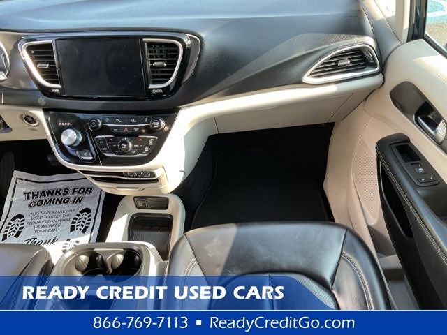 2023 Chrysler Pacifica Touring L