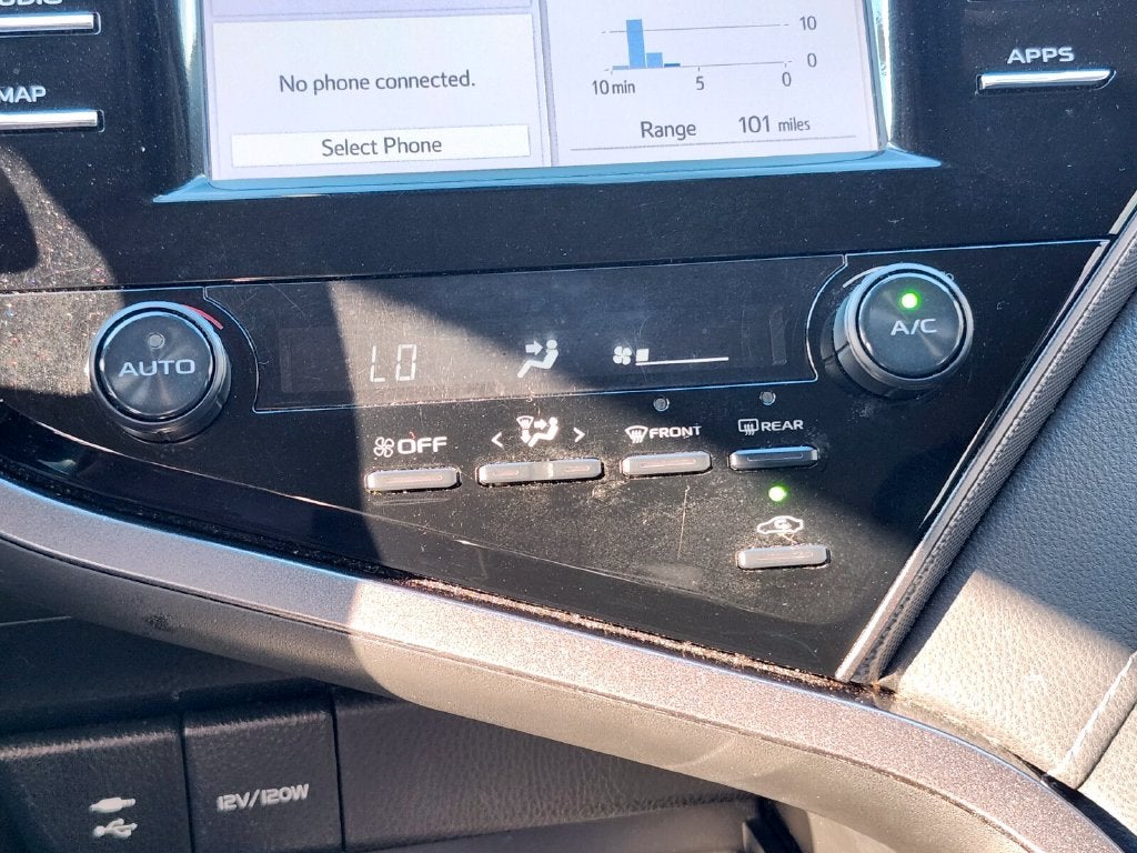 2019 Toyota Camry SE
