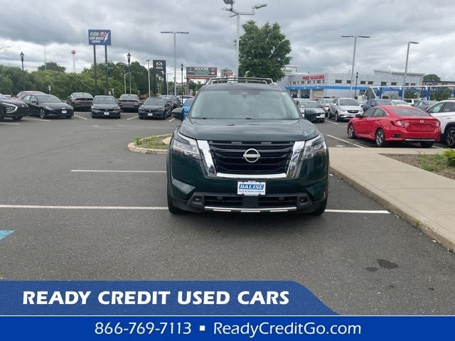 2023 Nissan Pathfinder SL Premium