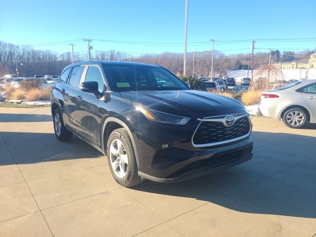 2023 Toyota Highlander LE