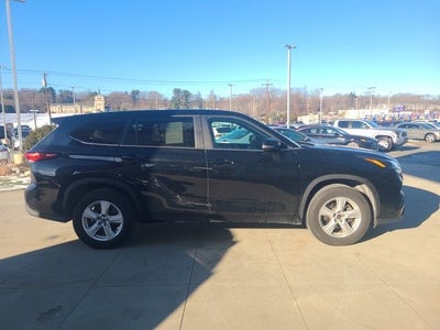 2023 Toyota Highlander LE