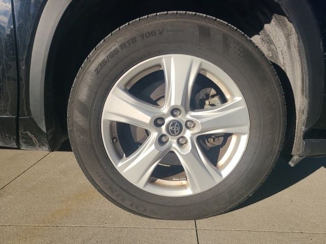 2023 Toyota Highlander LE