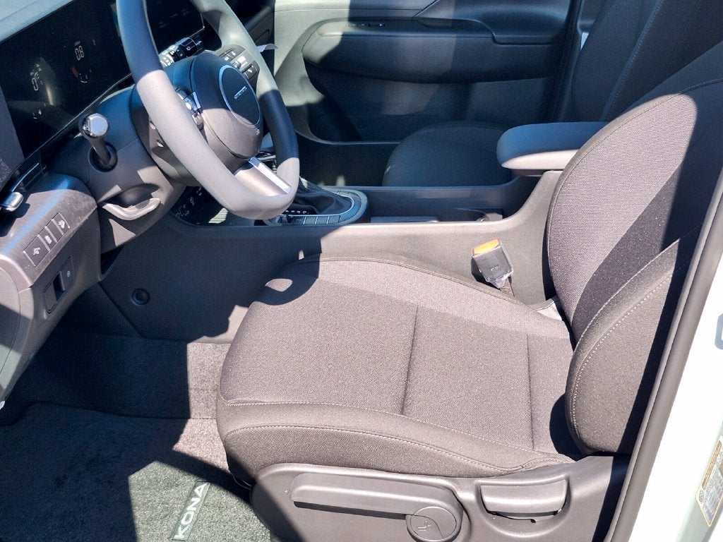 2027 Hyundai KONA SE