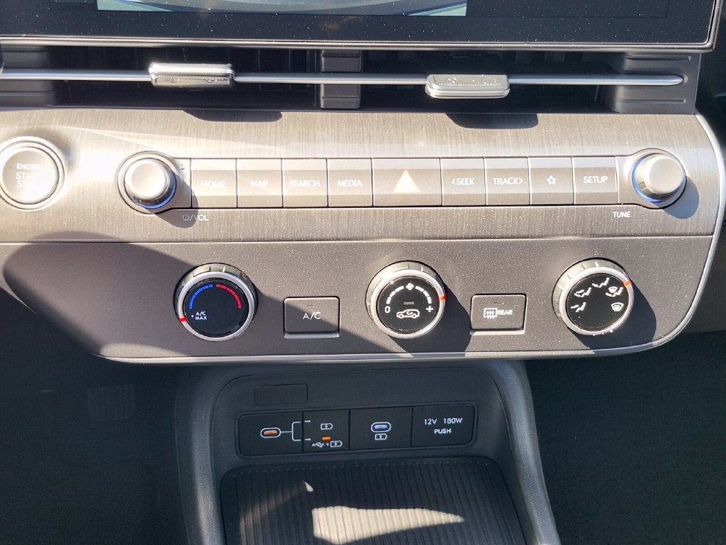 2027 Hyundai KONA SE
