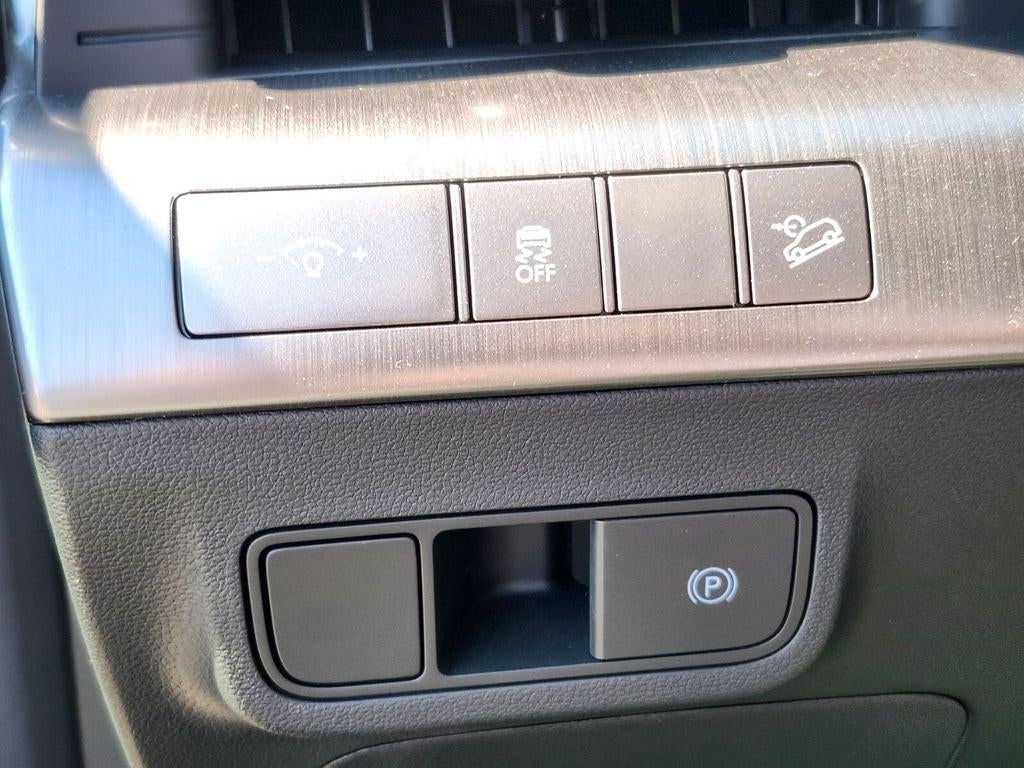 2027 Hyundai KONA SE