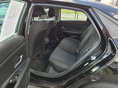 2023 Hyundai ELANTRA SE