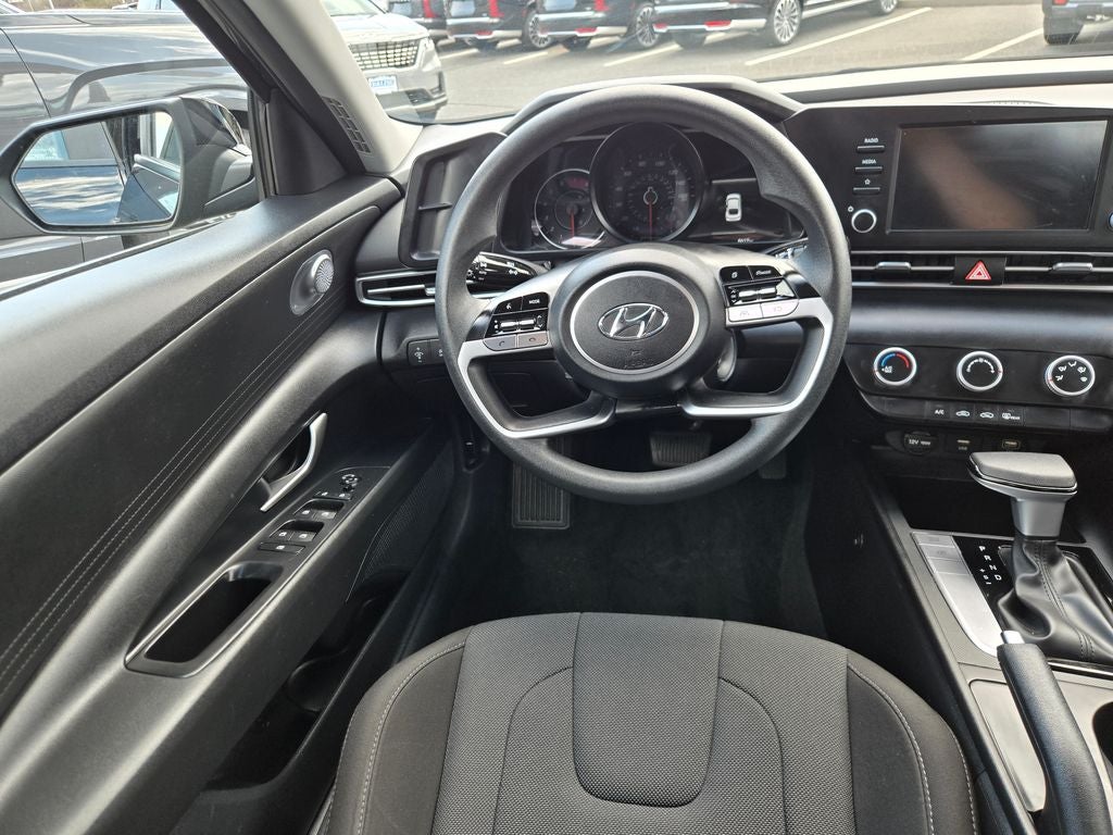 2023 Hyundai ELANTRA SE