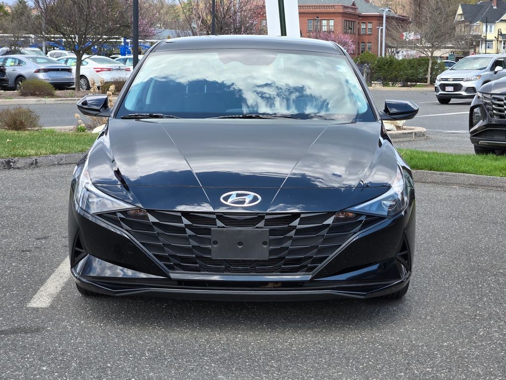2023 Hyundai ELANTRA SE