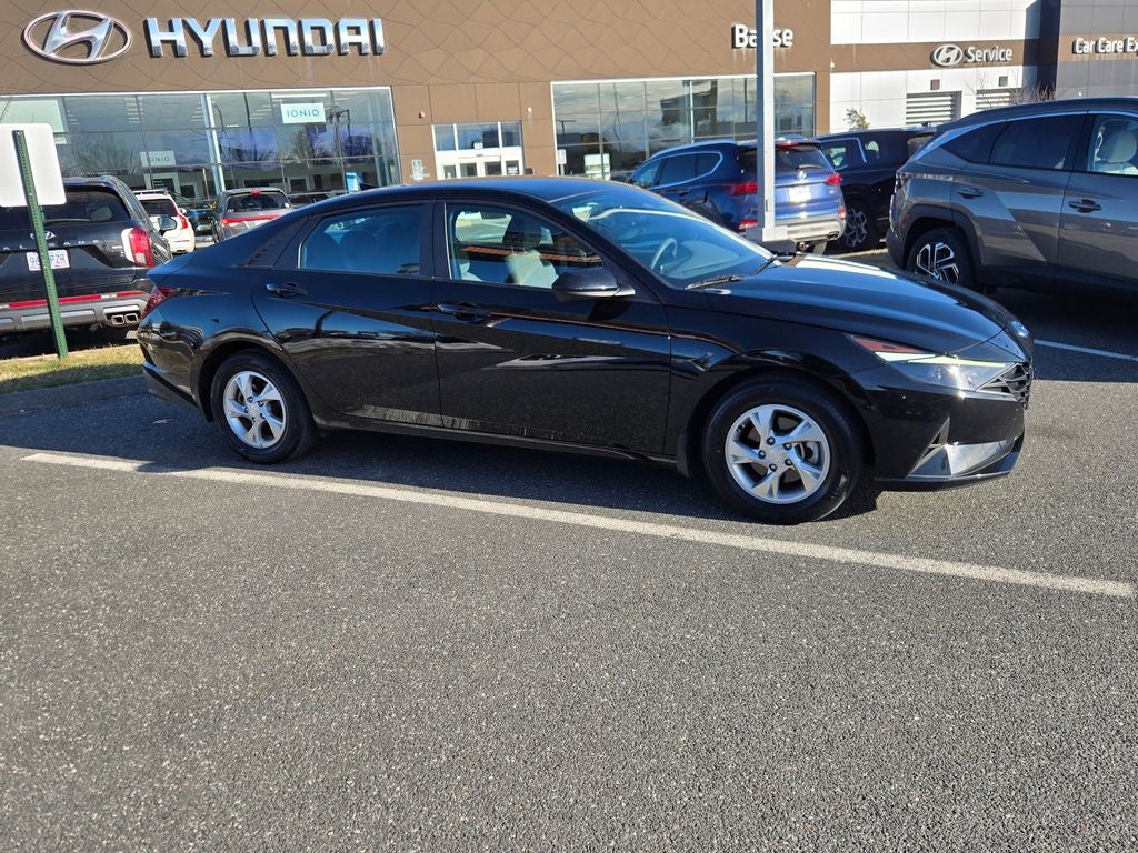 2023 Hyundai ELANTRA SE