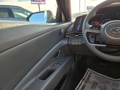 2023 Hyundai ELANTRA SE