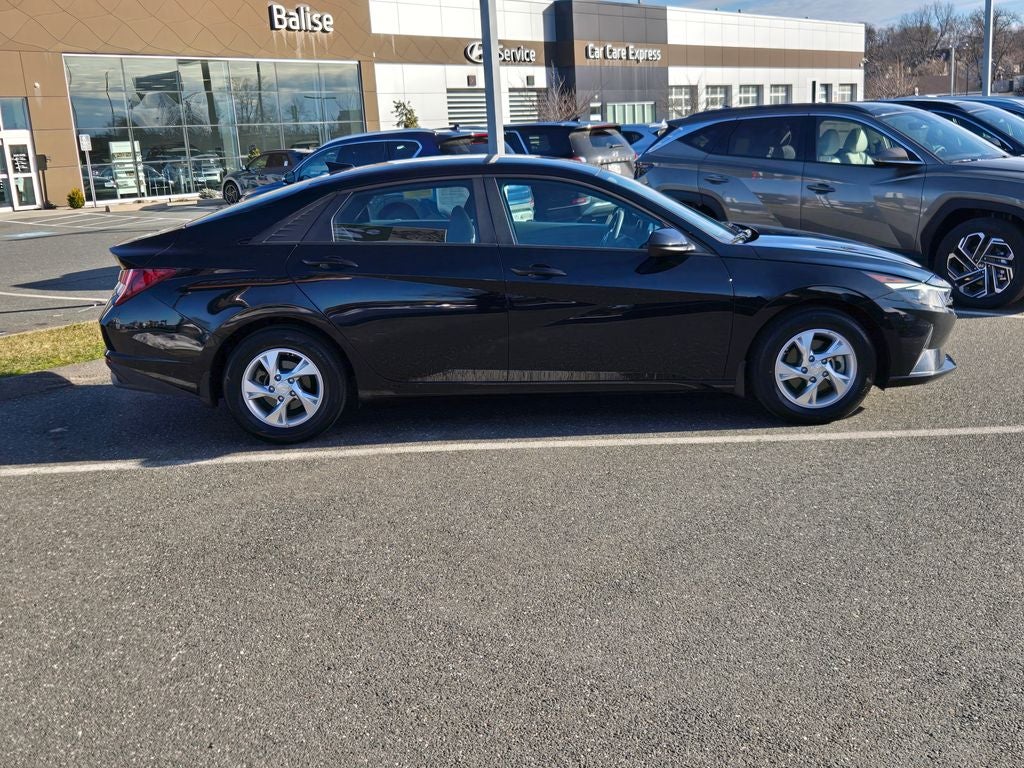 2023 Hyundai ELANTRA SE