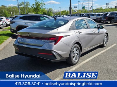 2024 Hyundai ELANTRA SE