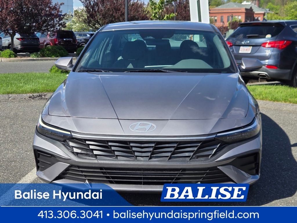 2024 Hyundai ELANTRA SE