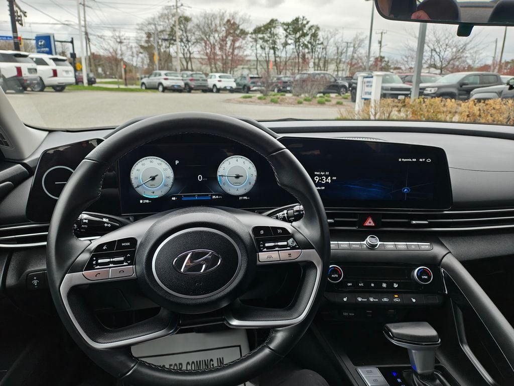 2023 Hyundai ELANTRA SEL
