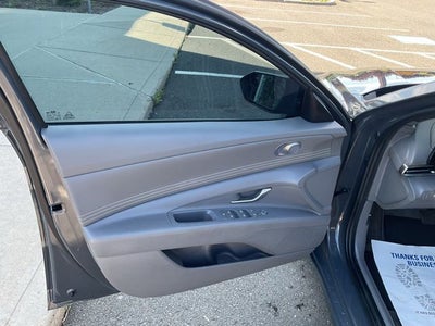 2024 Hyundai ELANTRA SEL