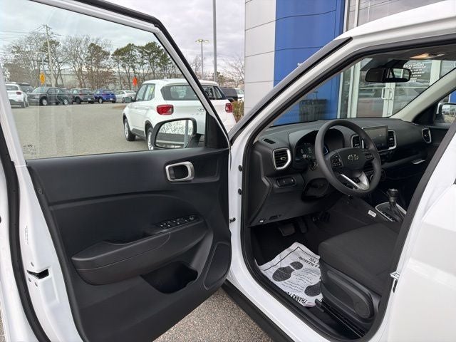 2025 Hyundai VENUE SE