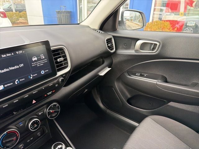 2025 Hyundai VENUE SE