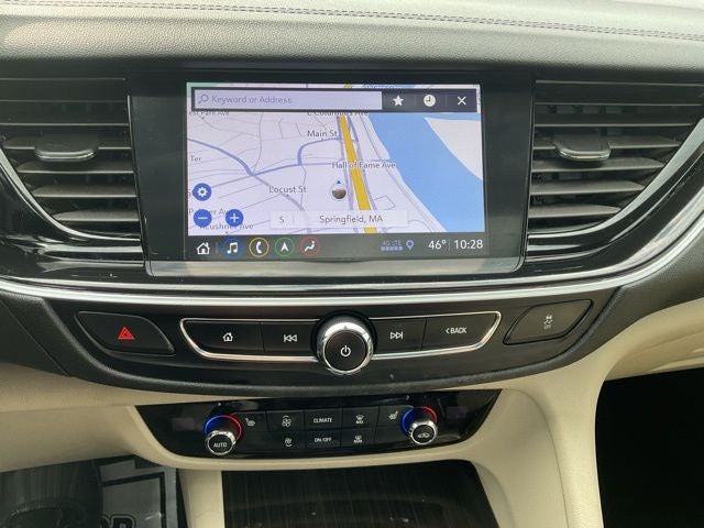 2020 Buick Regal TourX Essence